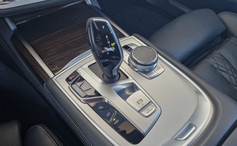 BMW 730