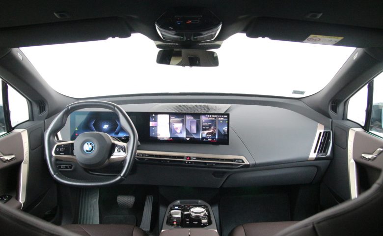 BMW iX