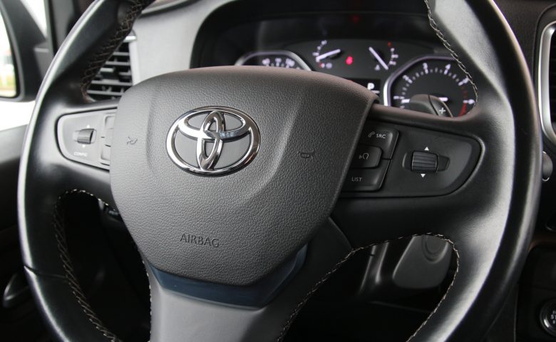 TOYOTA Proace