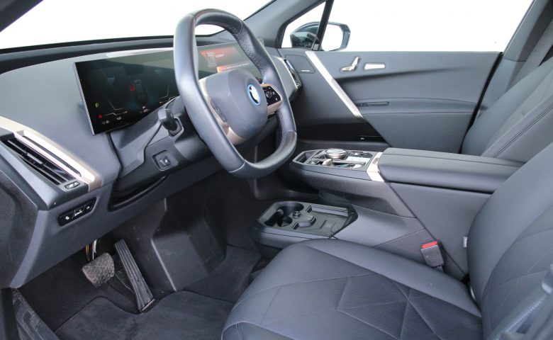 BMW iX