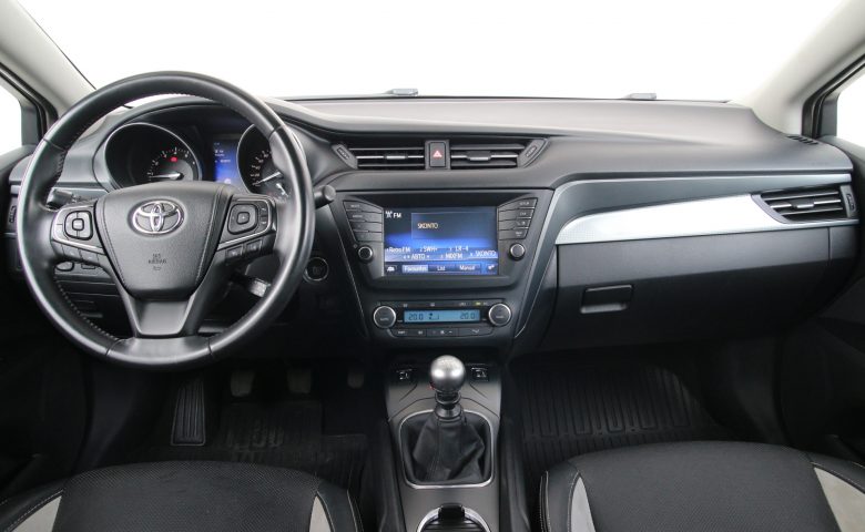 TOYOTA Avensis