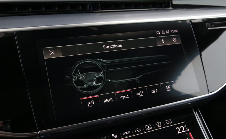 AUDI A8